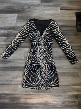 VENUS Black and Silver Sequin Long-Sleeve Party Dress